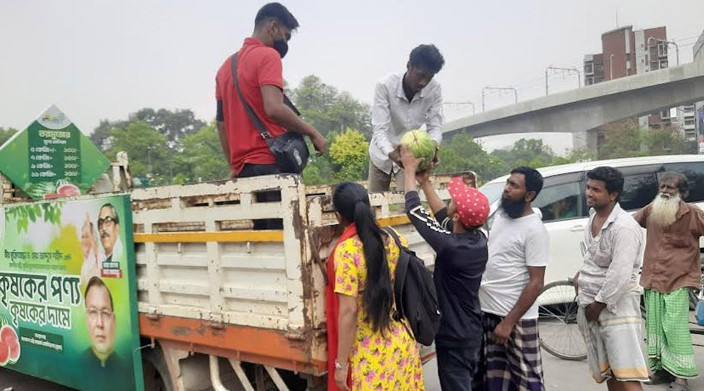 ৫ কেজি ওজনের তরমুজের দাম ১০০ টাকা !